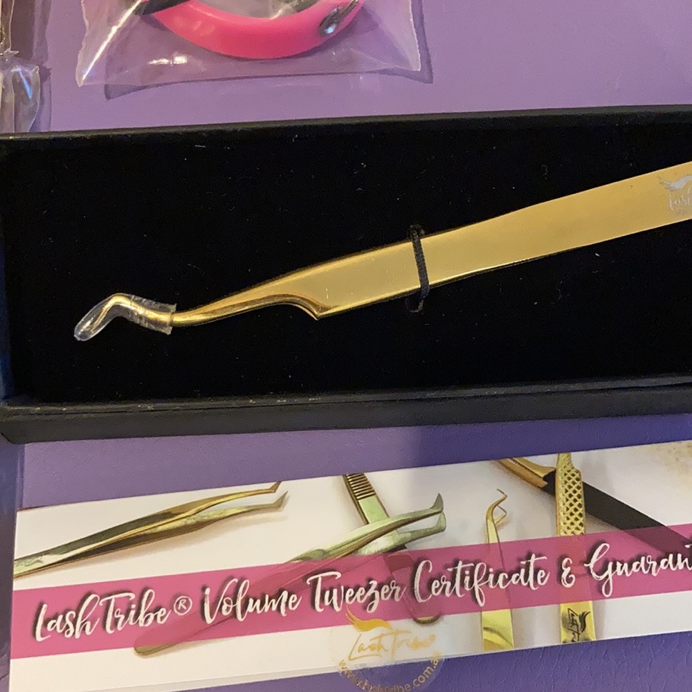 Lash Tribe Volume Extensions Kit - Picture 7 of 7